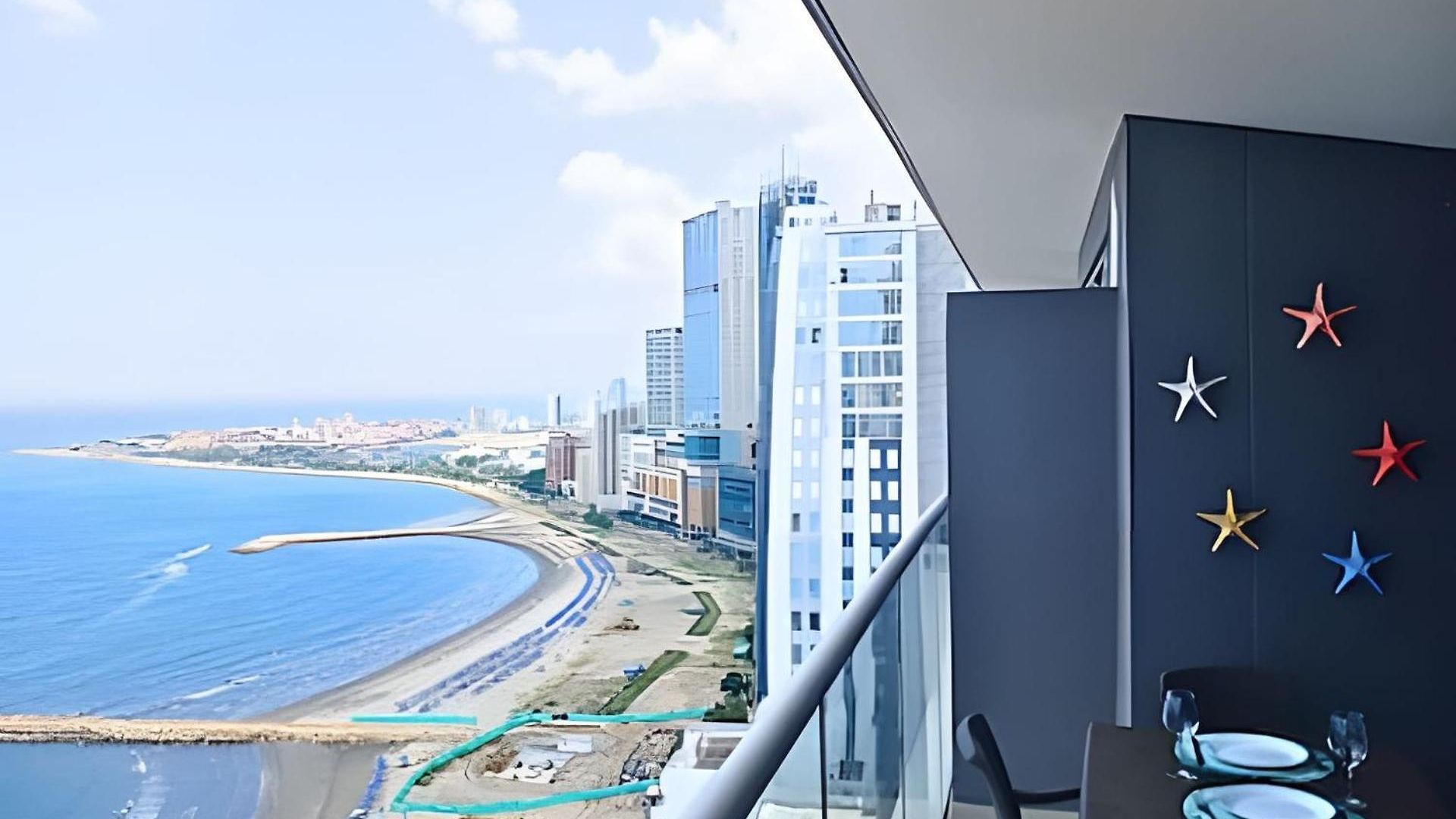 Apartment Luxury Escape: Sea, Comfort & Style