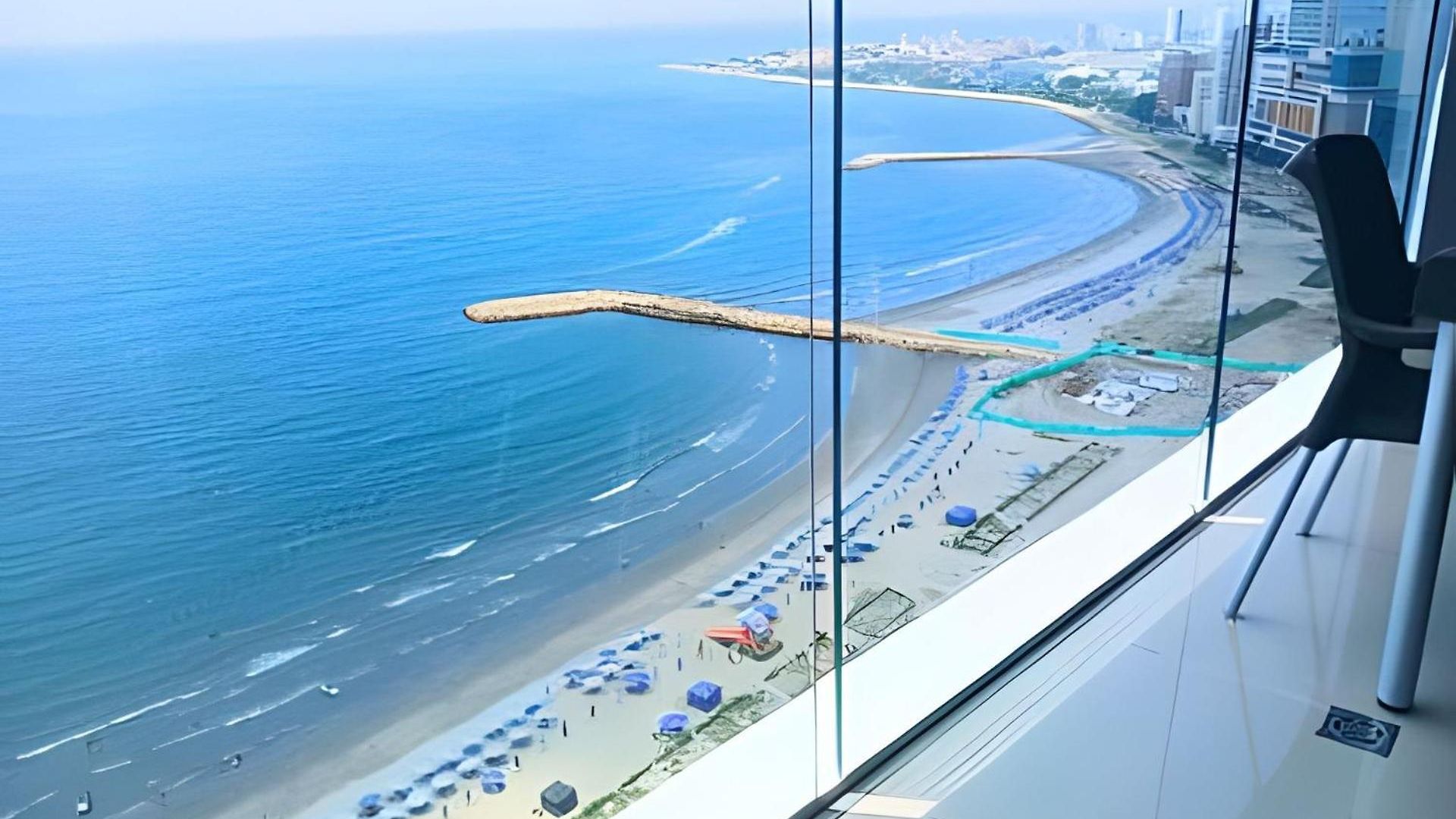 Apartment Luxury Escape: Sea, Comfort & Style