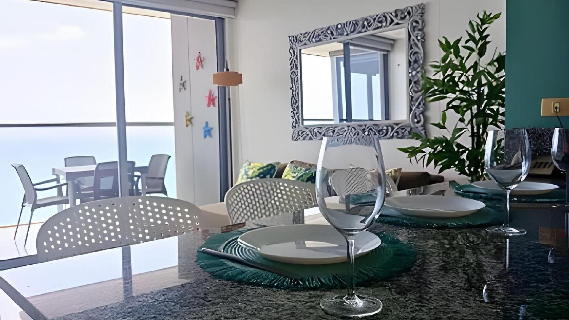 Luxury Escape: Sea, Comfort & Style Apartment *