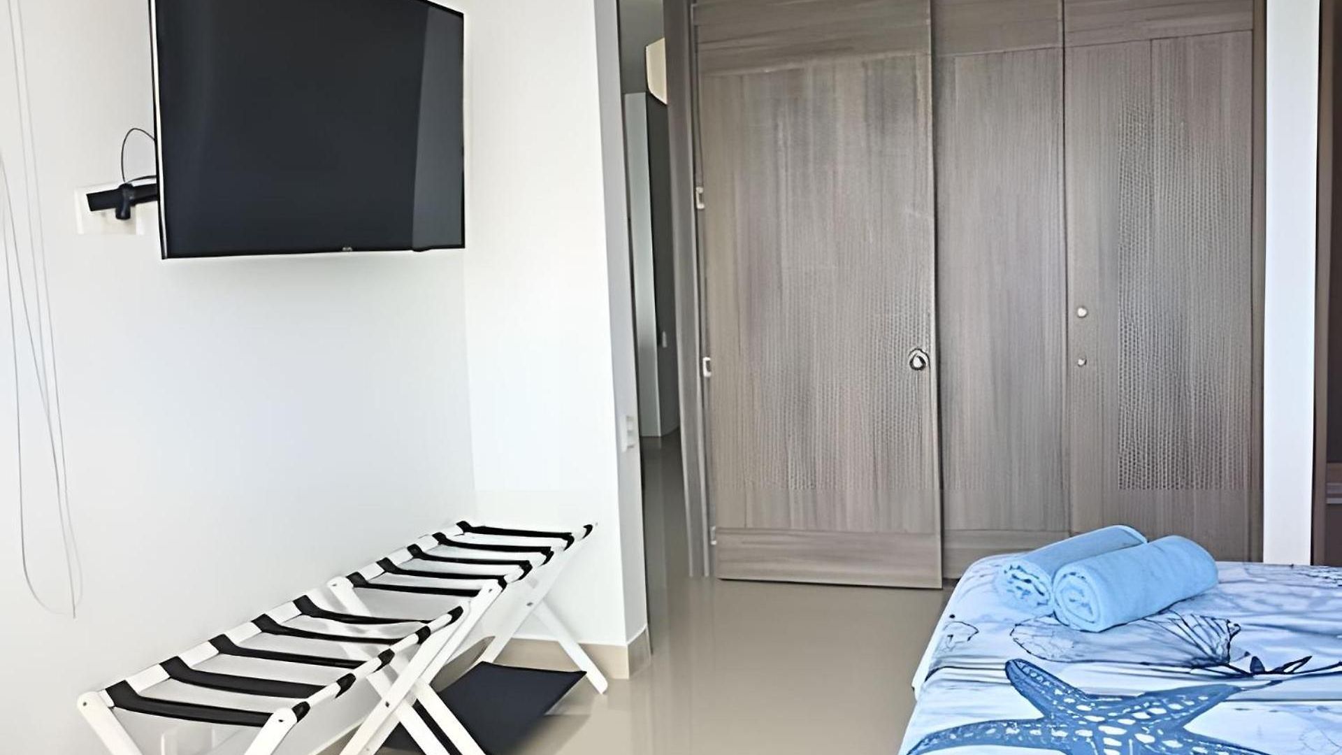 Apartment Luxury Escape: Sea, Comfort & Style