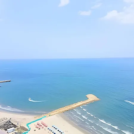 Apartamento Luxury Escape: Sea, Comfort & Style
