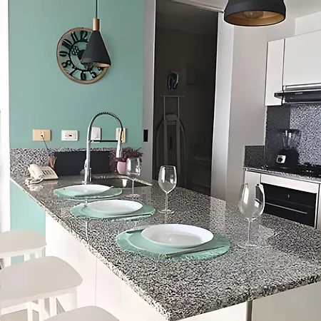 Luxury Escape: Sea, Comfort & Style Apartamento